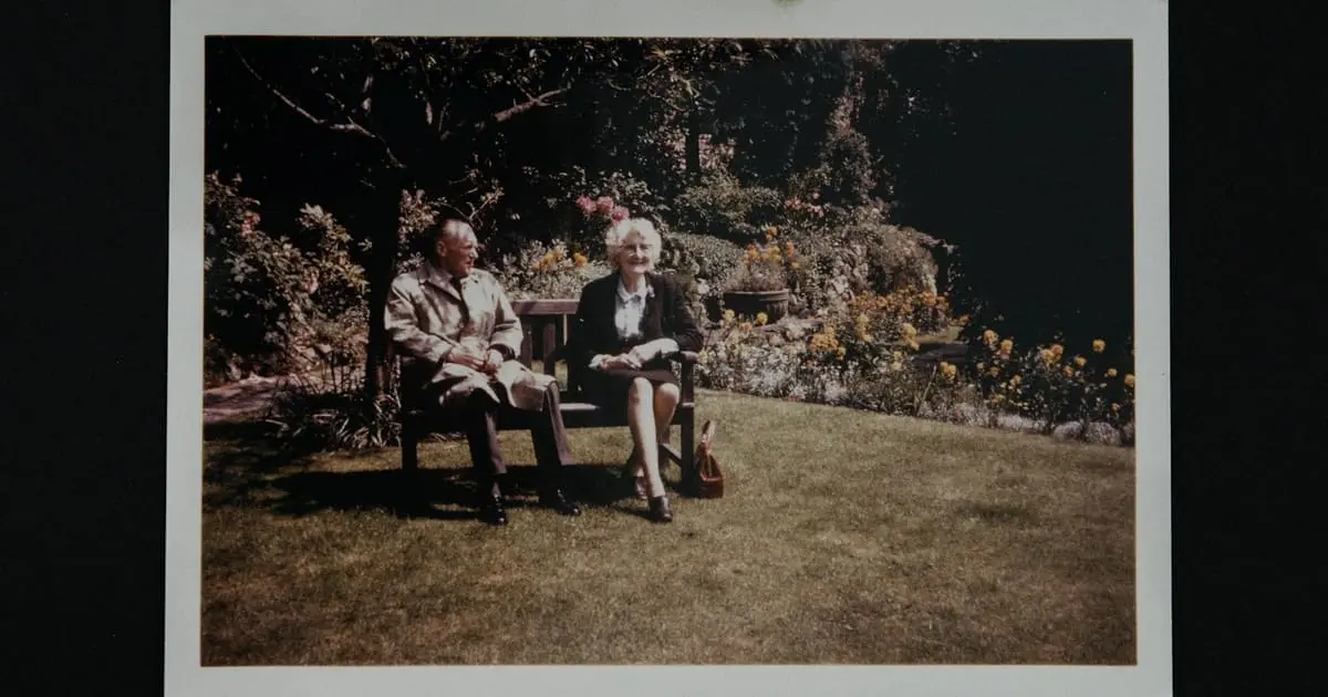 ระเบียบการแต่งกายนักศึกษาไทย มีที่มายังไง — ประวัติกว่า 130 ปี