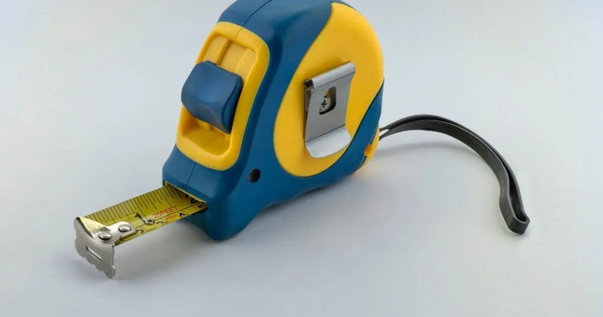 ชุดนักศึกษาไม่พอดี แก้ไขได้ยังไงบ้าง — เช็คก่อนแก้และเปลี่ยน